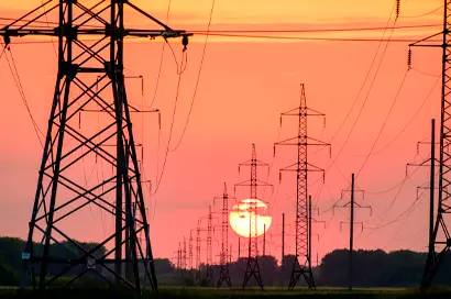 sobretensiones-permanentes-toscano-torres-electricas