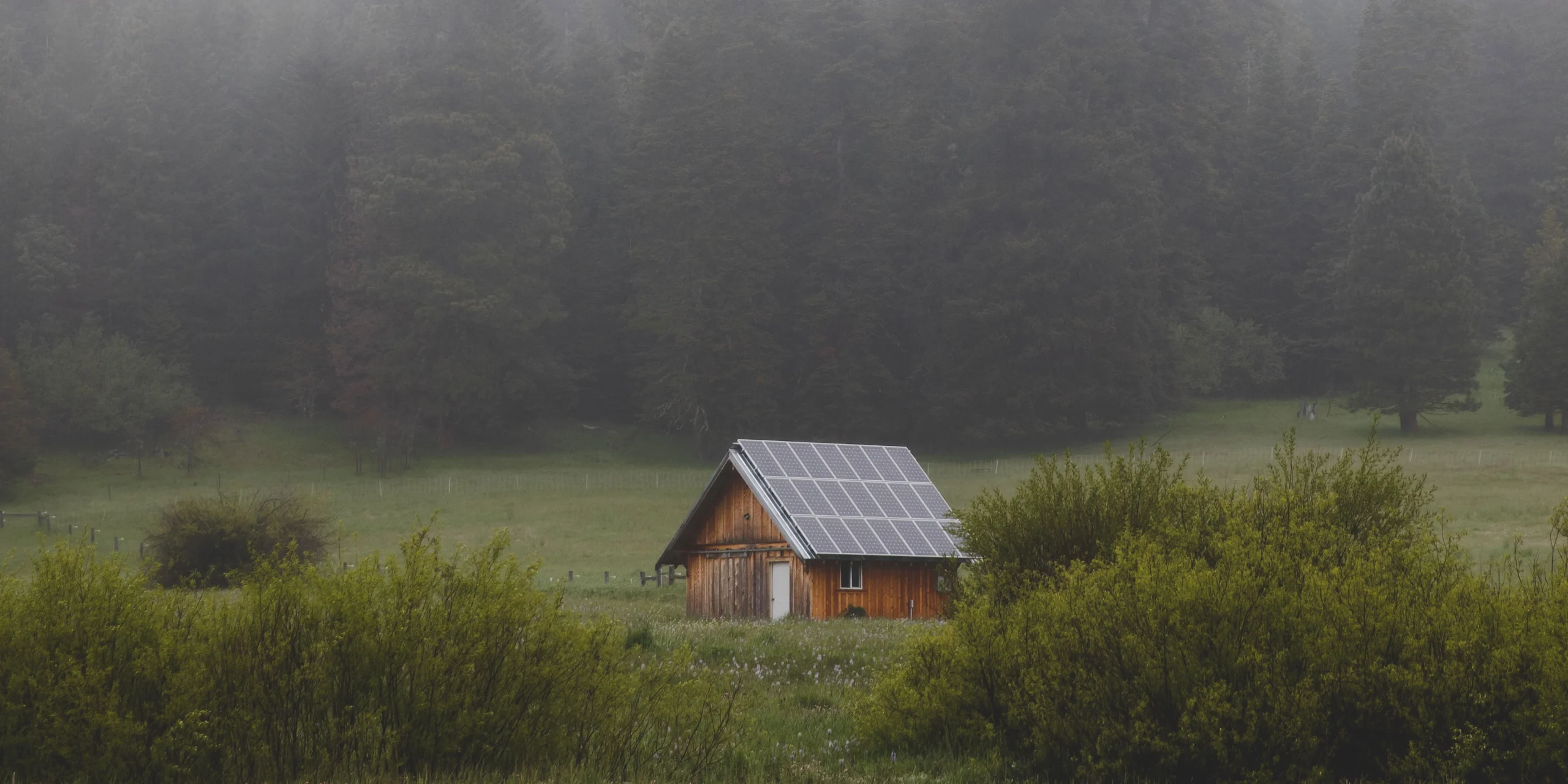  _105_https://toscano.es/wp-content/uploads/2023/10/Importancia-de-correcto-aislamiento-de-red-en-instalaciones-fotovoltaicas-scaled.webp
